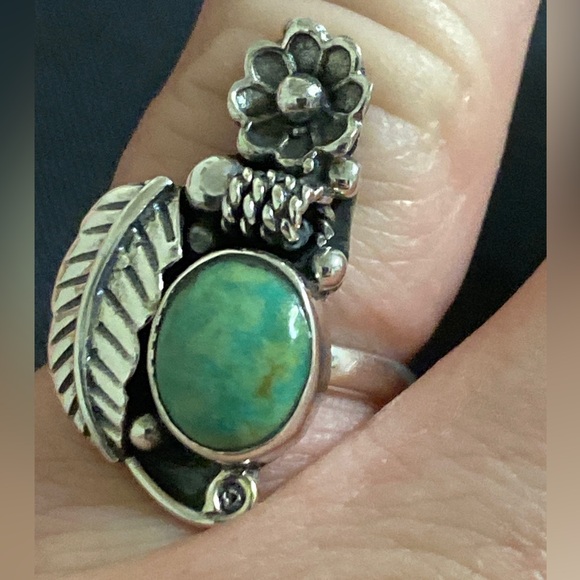 Turquoise Sterling Silver Southwest Design size 8 Ring - Picture 1 of 7